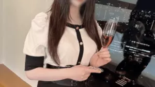 FC2-PPV-2881223 A beautiful woman who has both good looks and sex appeal is projected in one room