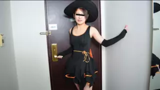 [10musume-103022_01] Popular delivery health lady who explodes in Halloween costume