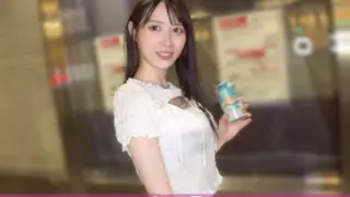 [200GANA-3329] Pretended to lose my phone so a neat dental hygienist would help, then gave her full thanks at a hotel lol Real pick-up, first shoot.